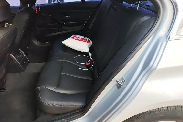 Used BMW 3 Series 2013 320Li Fashion Model Left Rear Seat