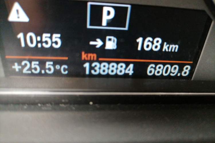 Used BMW 3 Series 2013 328Li Fashion Edition Odometer Close Up