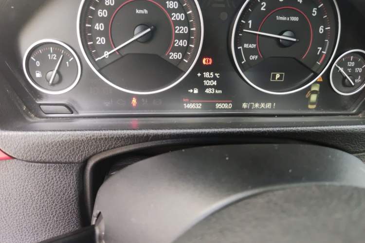 Used BMW 3 Series 2013 Facelifted 328i Sport Design Package Odometer Close Up
