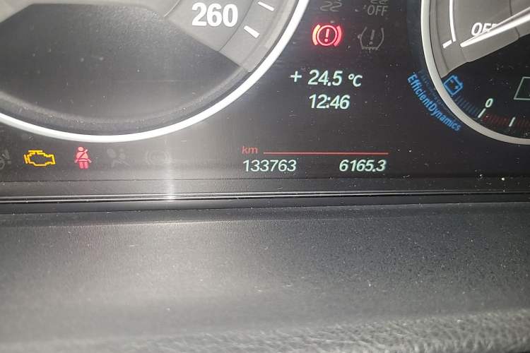 Used BMW 3 Series 2013 Facelifted 320Li Luxury Design Package Odometer Close Up