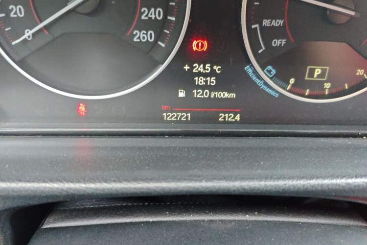 Used BMW 3 Series 2013 328i Sport Design Package Odometer Close Up