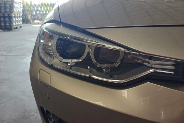 Used BMW 3 Series 2013 320Li Fashion Model Right Front Headlight