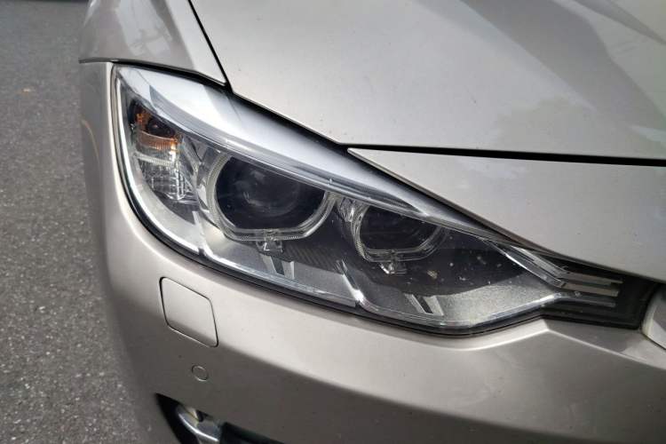 Used BMW 3 Series 2013 320Li Fashion Model Right Front Headlight