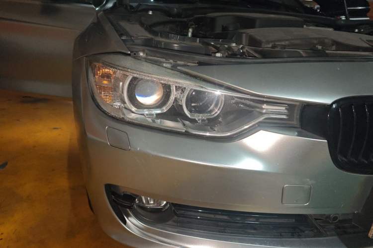 Used BMW 3 Series 2013 328Li Luxury Design Package Right Front Headlight
