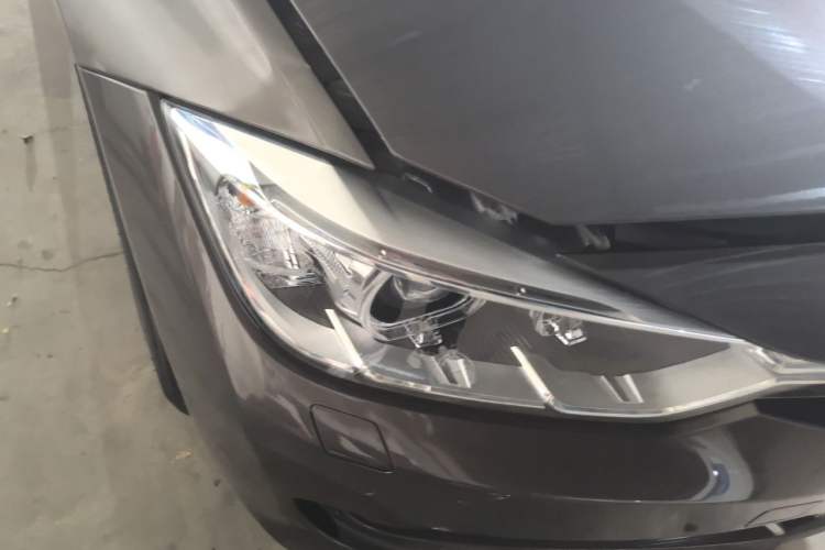 Used BMW 3 Series 2013 Facelift 320Li Fashion Design Package Right Front Headlight
