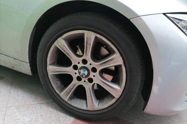 Used BMW 3 Series 2013 328Li Fashion Edition Right Front Wheel Hub