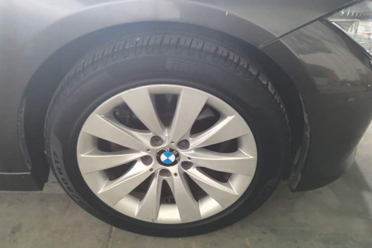 Used BMW 3 Series 2013 Facelift 320Li Fashion Design Package Right Front Wheel Hub