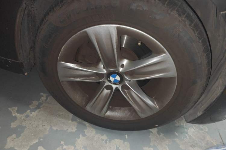 Used BMW 3 Series 2013 320i Sport Edition Right Front Wheel Hub