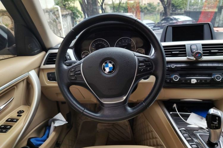 Used BMW 3 Series 2013 320Li Fashion Model Steering Wheel