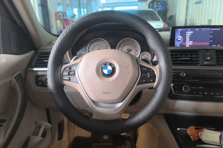 Used BMW 3 Series 2013 Facelift 320Li Fashion Design Package Steering Wheel