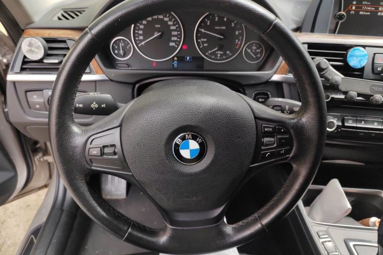 Used BMW 3 Series 2013 320Li Fashion Model Steering Wheel