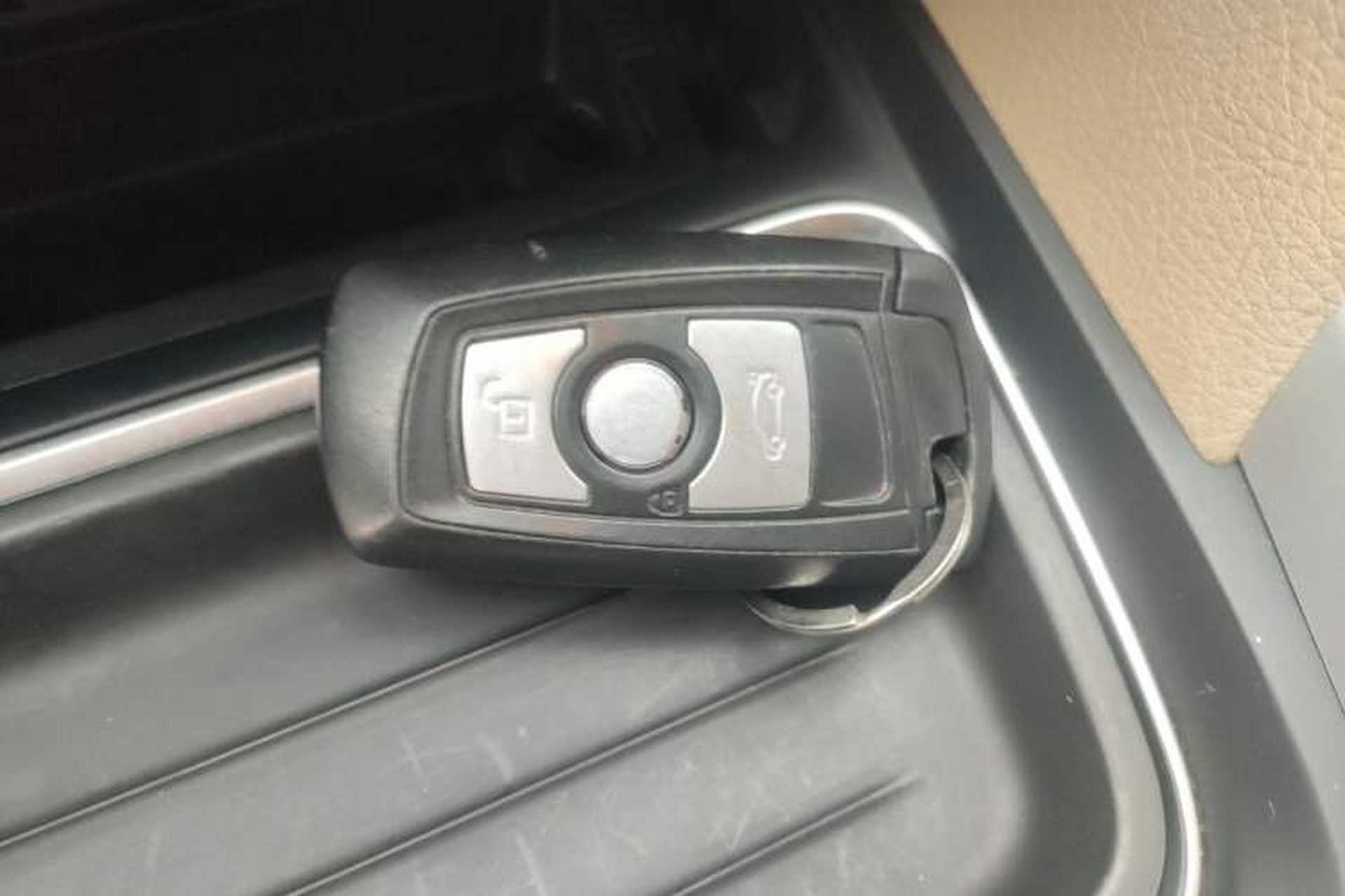Used BMW 3 Series 2013 320i Sport Edition Vehicle Key