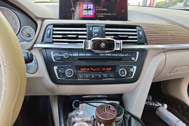Used BMW 3 Series 2013 320Li Fashion Design Package Audio And AC Panel