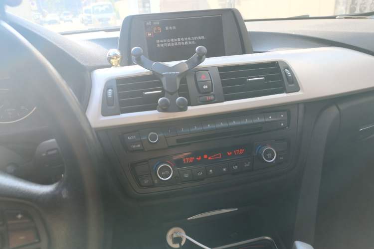 Used BMW 3 Series 2013 320Li Fashion Model Audio And AC Panel