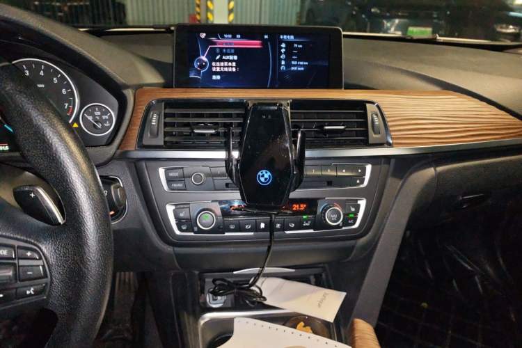Used BMW 3 Series 2013 320Li Fashion Design Package Audio And AC Panel