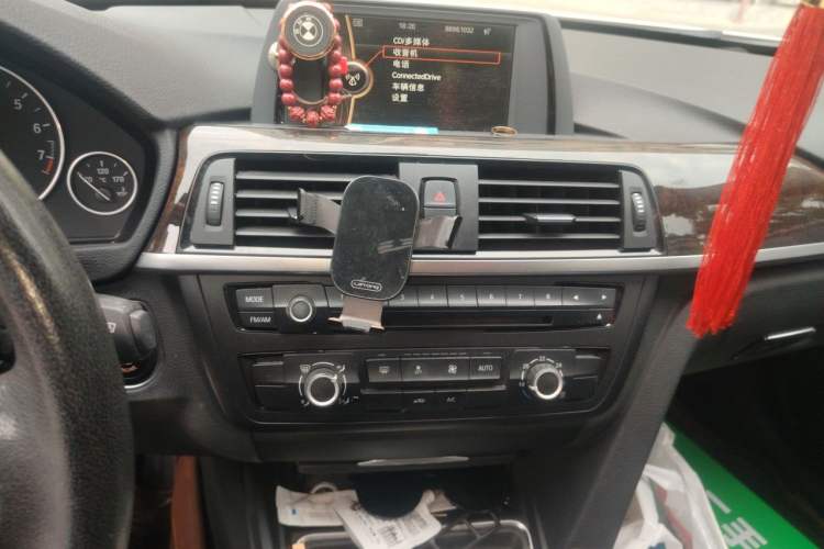 Used BMW 3 Series 2013 320Li Fashion Model Audio And AC Panel