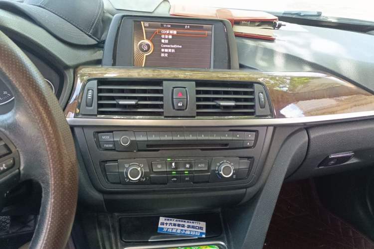 Used BMW 3 Series 2013 320Li Fashion Model Audio And AC Panel