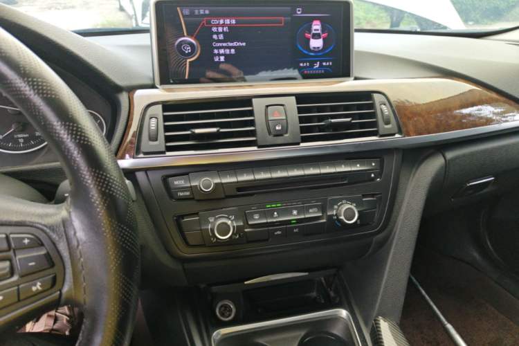 Used BMW 3 Series 2013 320Li Fashion Model Audio And AC Panel