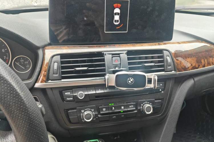 Used BMW 3 Series 2013 320Li Fashion Model Audio And AC Panel