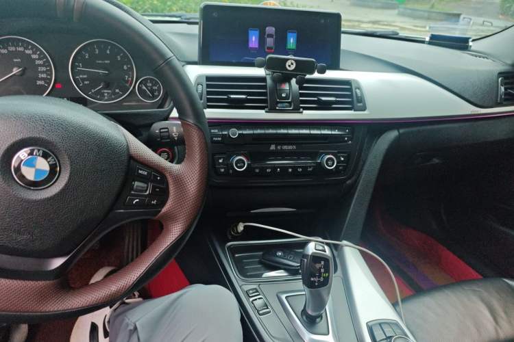 Used BMW 3 Series 2013 320i Sport Edition Audio And AC Panel