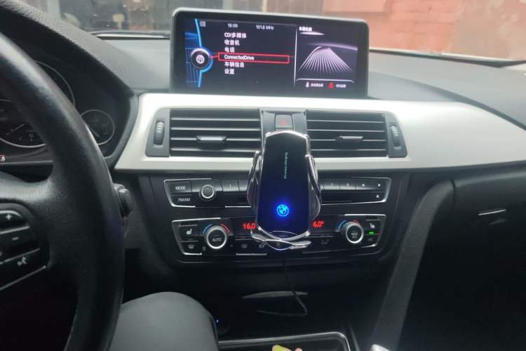 Used BMW 3 Series 2013 320i Sport Edition Audio And AC Panel