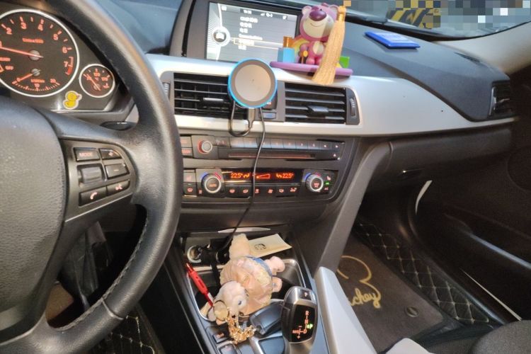 Used BMW 3 Series 2013 320i Sport Edition Audio And AC Panel