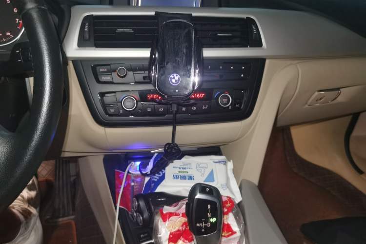 Used BMW 3 Series 2013 320Li Fashion Model Audio And AC Panel