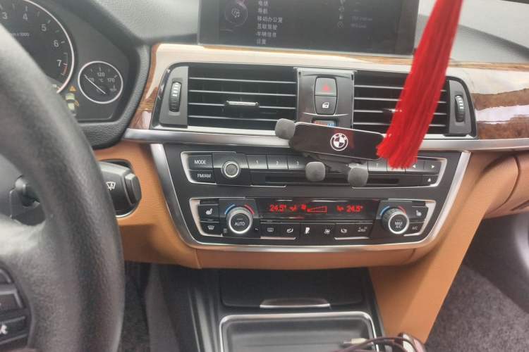 Used BMW 3 Series 2013 320Li Luxury Design Package Audio And AC Panel