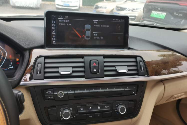 Used BMW 3 Series 2013 320Li Fashion Model Audio And AC Panel
