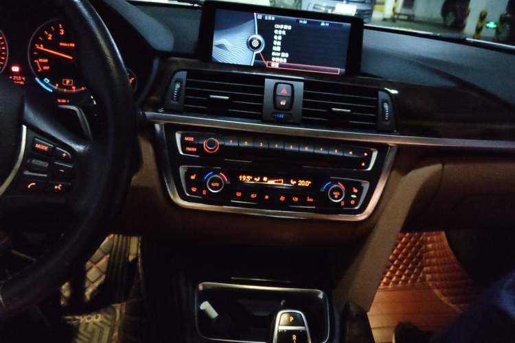 Used BMW 3 Series 2013 328Li Luxury Design Package Audio And AC Panel