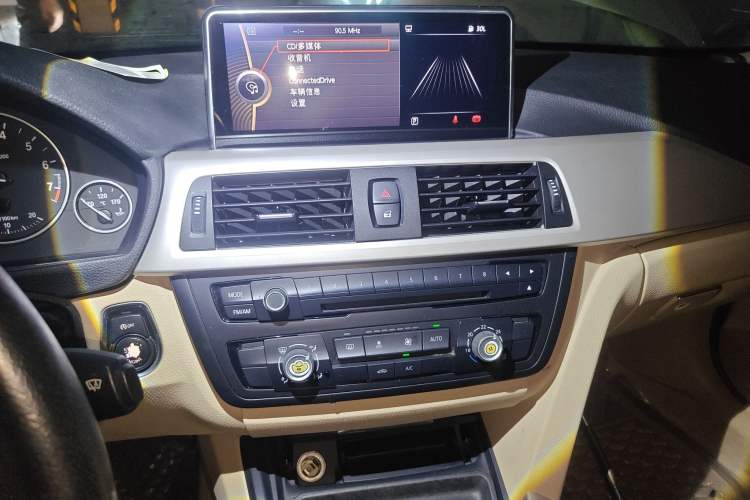 Used BMW 3 Series 2013 316i Active Edition Audio And AC Panel