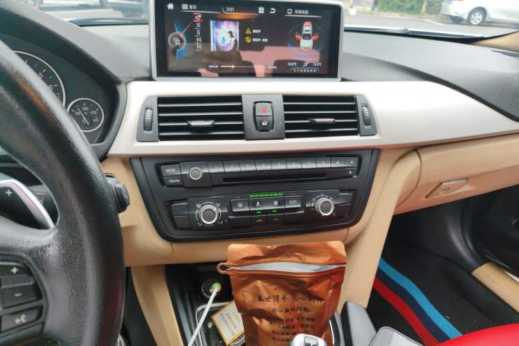 Used BMW 3 Series 2013 320i Active Edition Audio And AC Panel