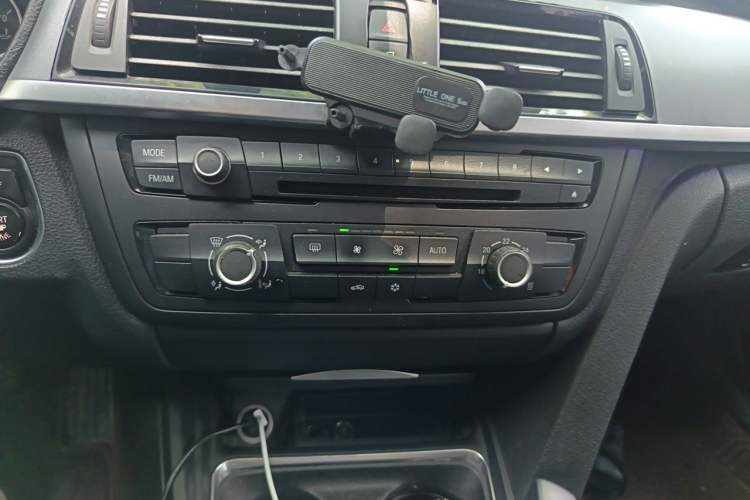Used BMW 3 Series 2013 320Li Luxury Design Package Audio And AC Panel