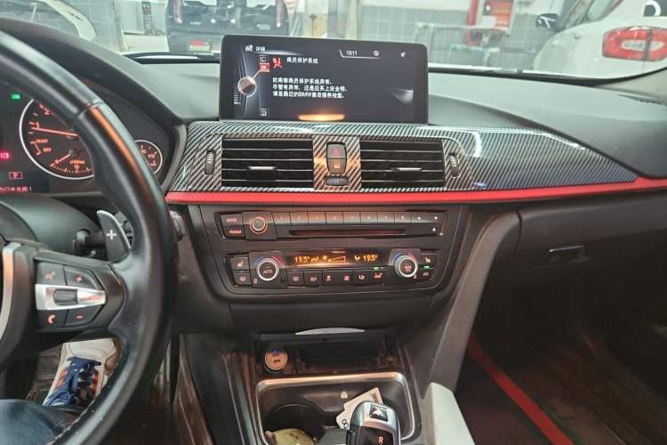 Used BMW 3 Series 2013 320i Sport Edition Audio And AC Panel