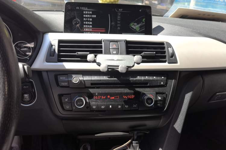Used BMW 3 Series 2013 Facelifted 320Li Luxury Design Package Audio And AC Panel