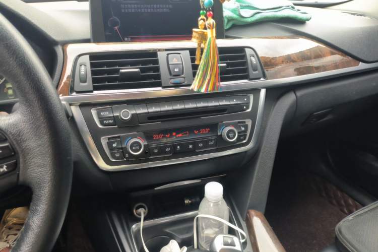 Used BMW 3 Series 2013 Facelifted 320Li Luxury Design Package Audio And AC Panel