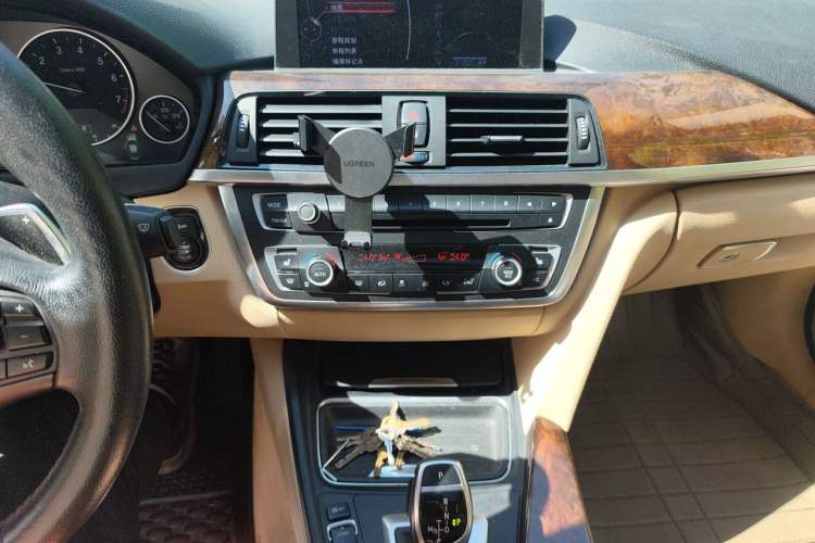Used BMW 3 Series 2013 Facelift 328Li Luxury Design Package Audio And AC Panel
