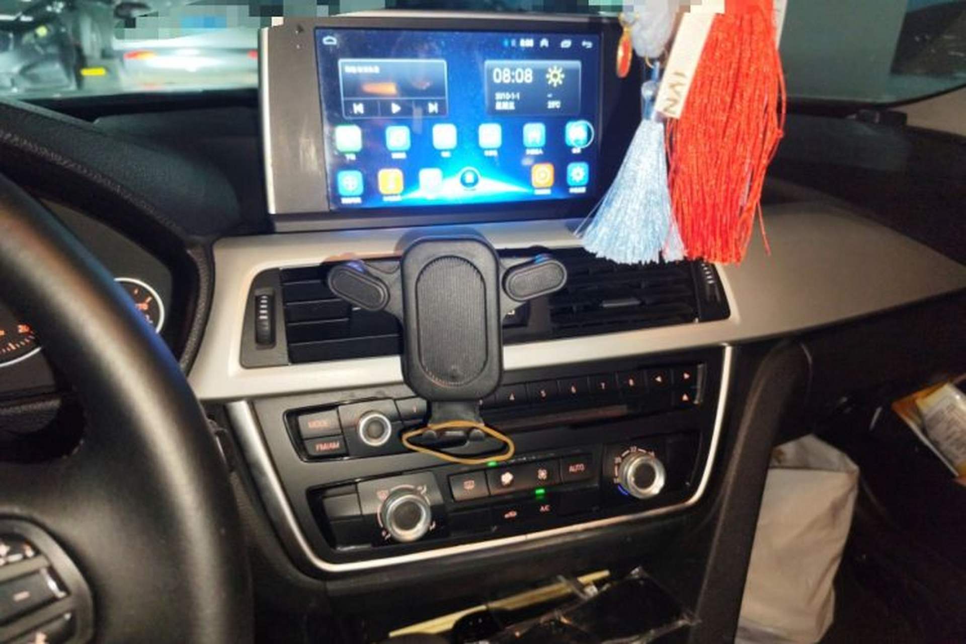 Used BMW 3 Series 2013 320i Sport Edition Audio And AC Panel