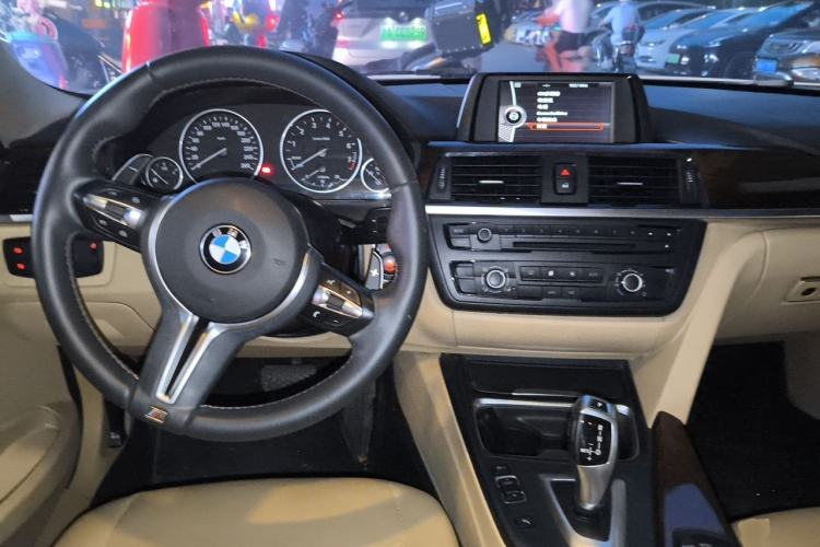 Used BMW 3 Series 2013 320Li Fashion Model Center Console