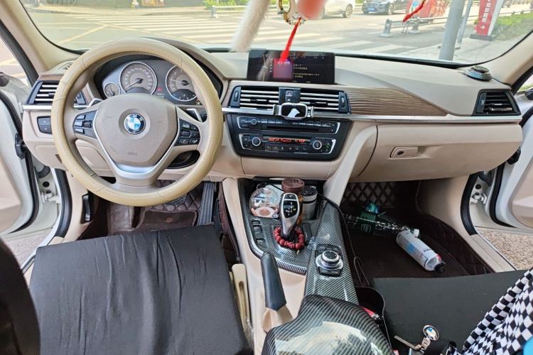 Used BMW 3 Series 2013 320Li Fashion Design Package Center Console