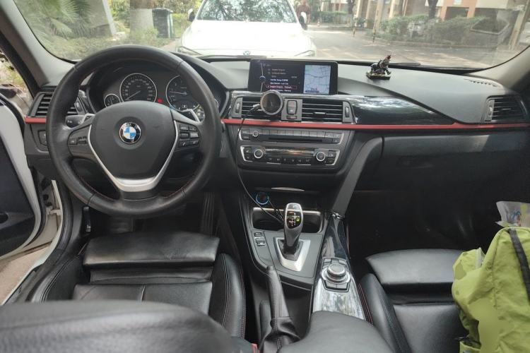 Used BMW 3 Series 2013 320i Sport Design Package Center Console