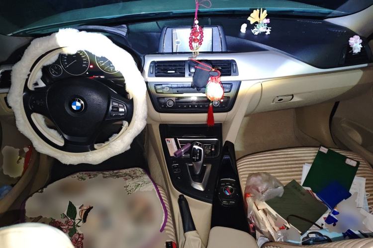 Used BMW 3 Series 2013 320Li Fashion Model Center Console