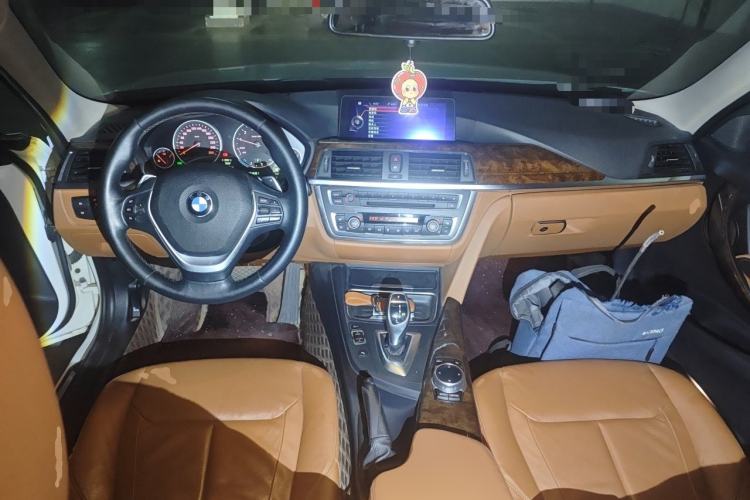 Used BMW 3 Series 2013 320Li Fashion Design Package Center Console