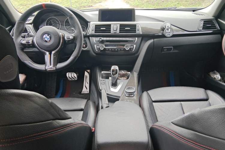 Used BMW 3 Series 2013 Restyled 320i Sport Design Package Center Console