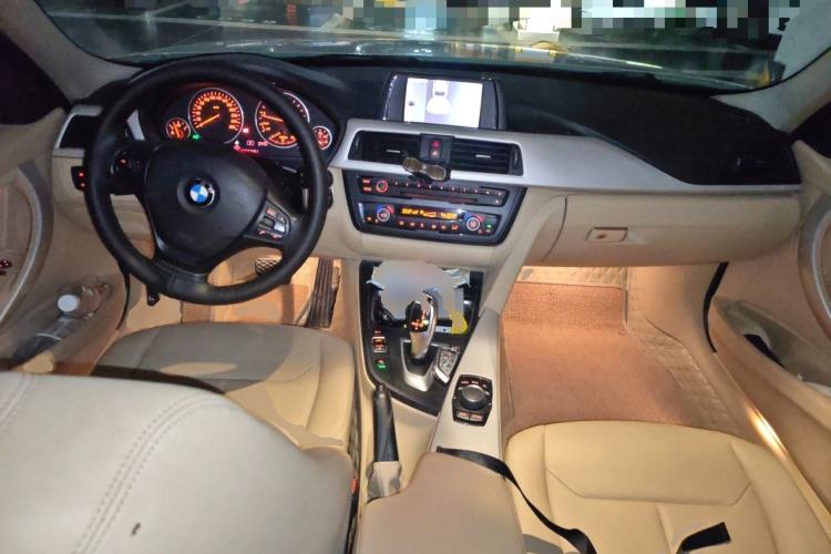 Used BMW 3 Series 2013 320Li Fashion Model Center Console