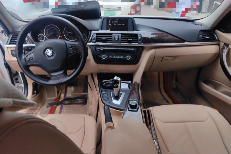Used BMW 3 Series 2013 320Li Fashion Model Center Console