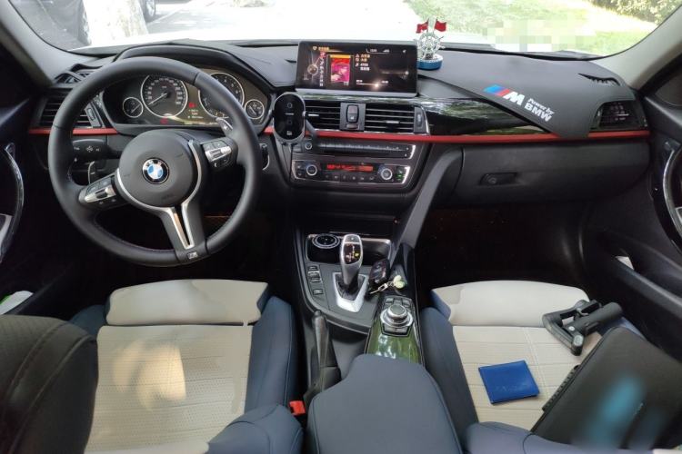 Used BMW 3 Series 2013 328i Sport Design Package Center Console