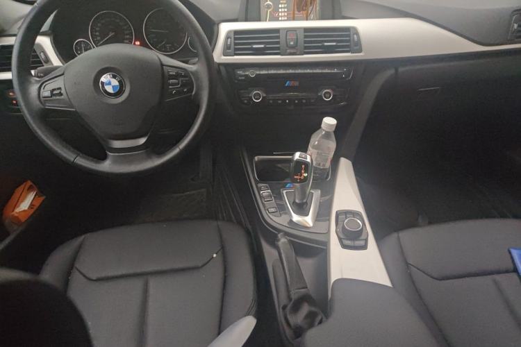 Used BMW 3 Series 2013 320Li Fashion Model Center Console