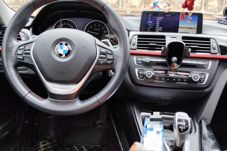 Used BMW 3 Series 2013 328i Sport Design Package Center Console