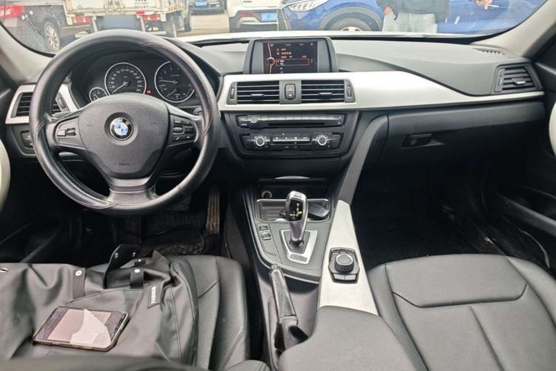 Used BMW 3 Series 2013 320i Active Edition Center Console